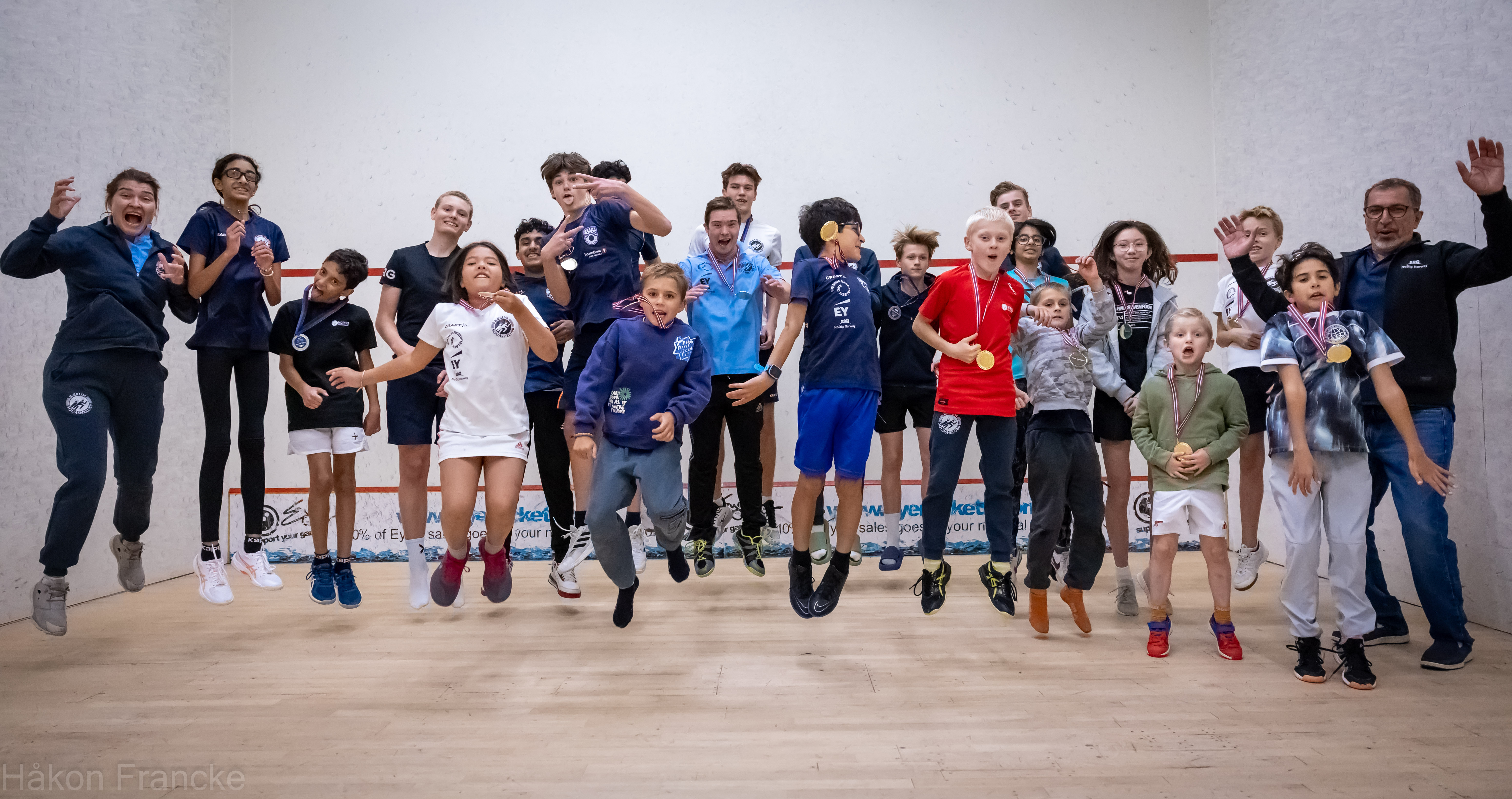 God stemning og squashglede på NoDig Bærum Junior Open