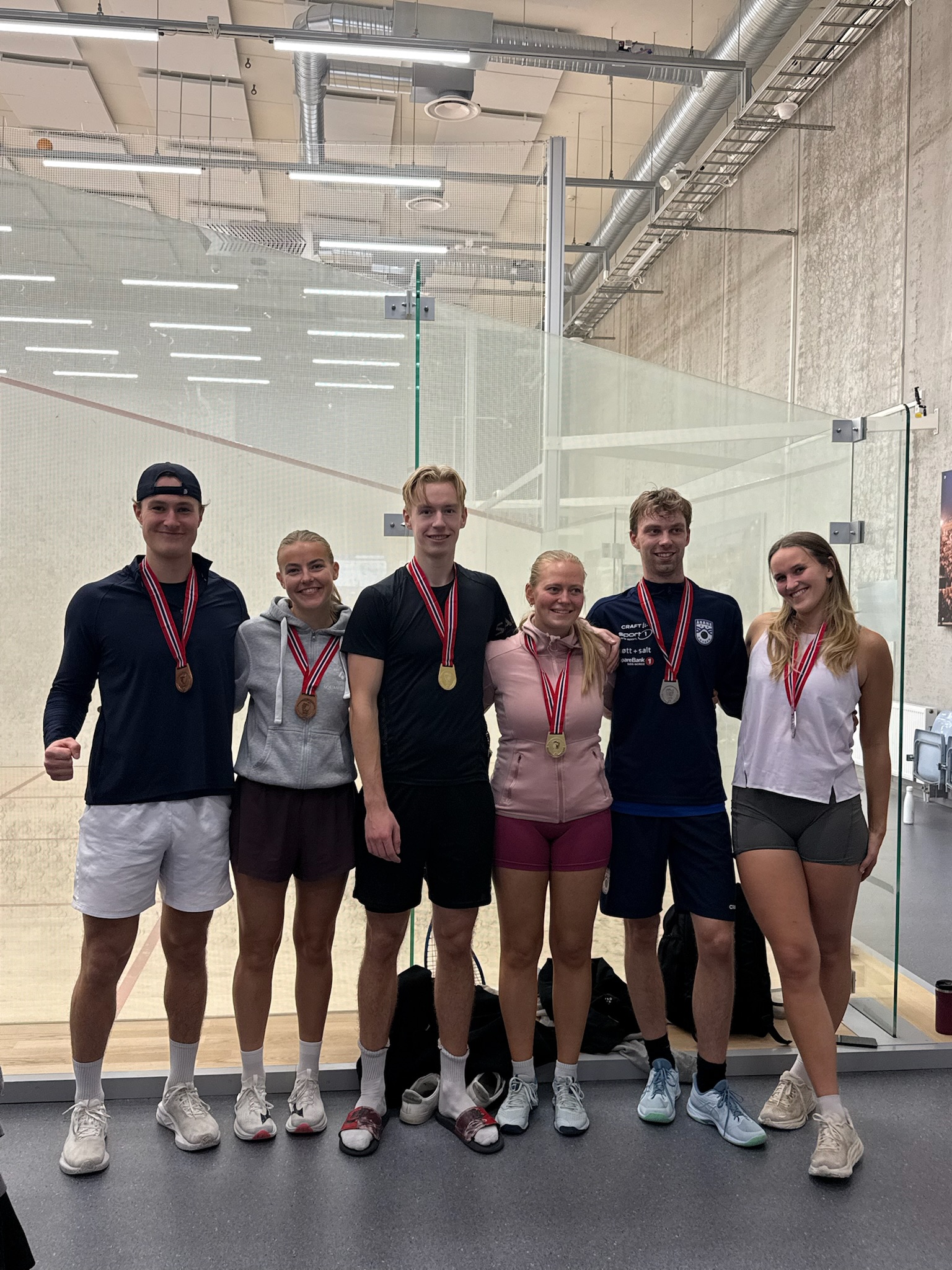 Medaljører i herre- og dameklassen under Studentlekene i Bergen (foto: Victoria Erland). 